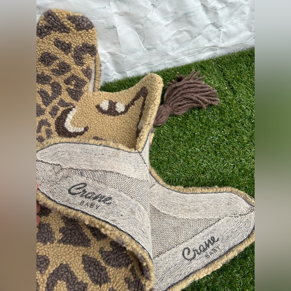 CRANE BABY
Leopard Shape Rug, Parker NEW - Picture 16 of 16